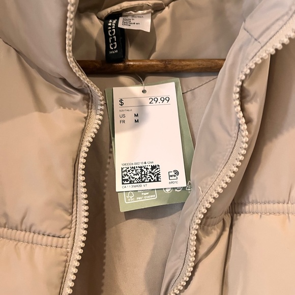 H&M Beige Puffer Vest - Picture 3 of 4